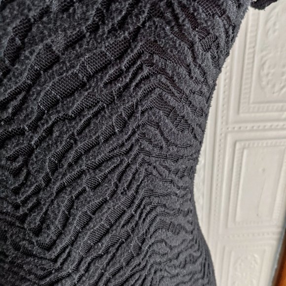 Shareen open back black zebra mesh bodycon dress - Picture 7 of 13